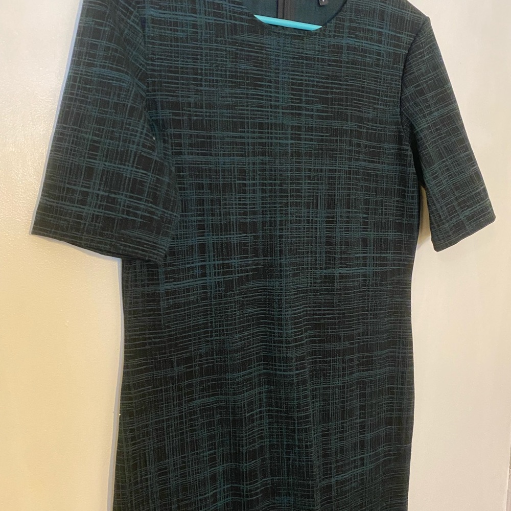 Theory 8 sheath dress black green short sleeve stretch office work career